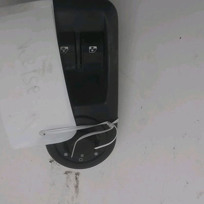 Commande lève-glace porte avant gauche Renault TRAFIC II Camionnette (FL) 2.0 dci 90 (fl0h) (2006)