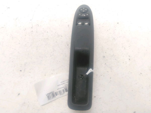 Commande lève-glace porte avant gauche Ds DS 3 (SA_) 1.6 bluehdi 100 (2015-2019)
