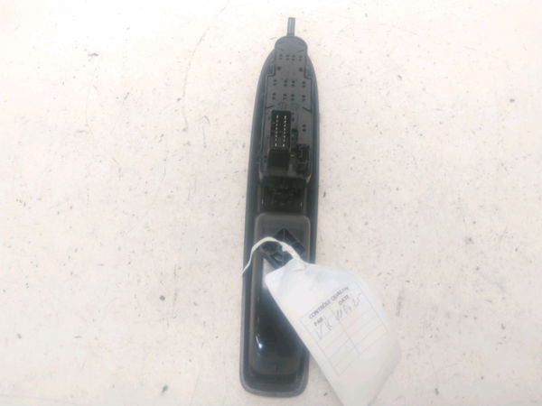 Commande lève-glace porte avant gauche Ds DS 3 (SA_) 1.6 bluehdi 100 (2015-2019)
