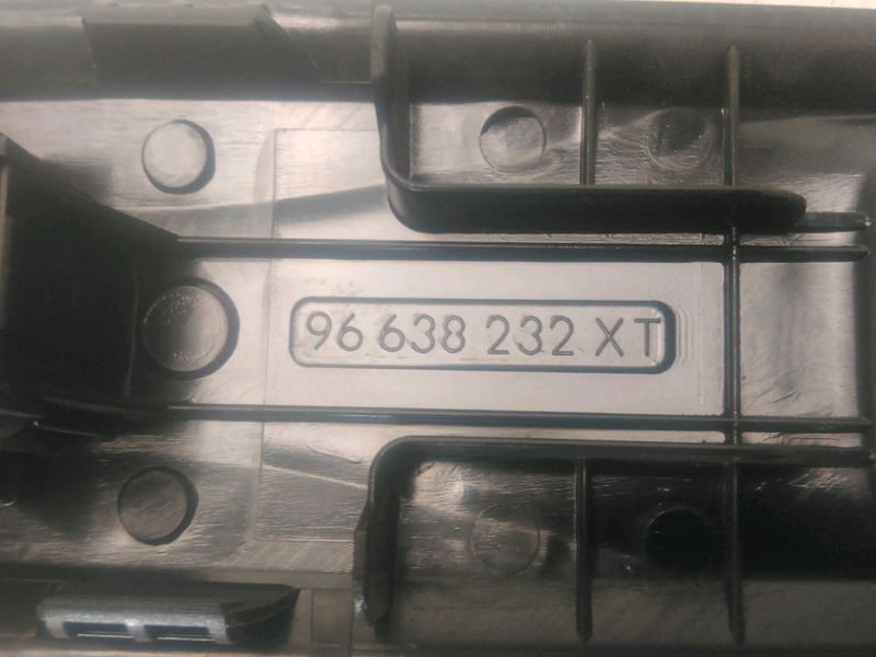 Commande lève-glace porte avant droite Ds DS 3 (SA_) 1.6 bluehdi 100 (2015-2019)