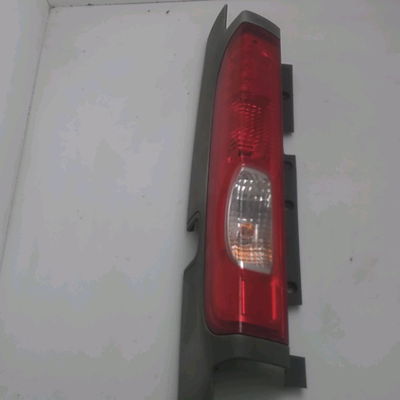 Feu arrière gauche Renault TRAFIC II Camionnette (FL) 2.0 dci 90 (fl0h) (2006)