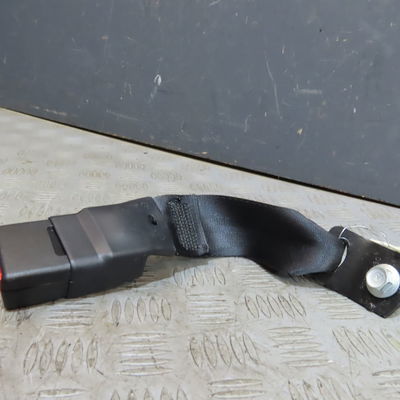 Ancrage ceinture arrière droit Nissan JUKE (F15) 1.2 dig-t (2014)