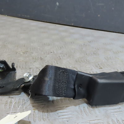 Ancrage ceinture arrière gauche Nissan JUKE (F15) 1.2 dig-t (2014)