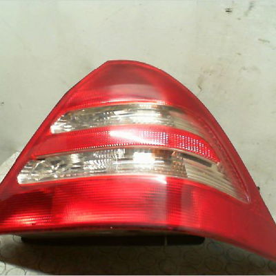 Feu arrière droit Mercedes-benz CLASSE C (W203) C 200 cdi (203.004) (2000-2003) 4 portes