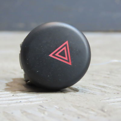 Bouton de warning Nissan JUKE (F15) 1.2 dig-t (2014)