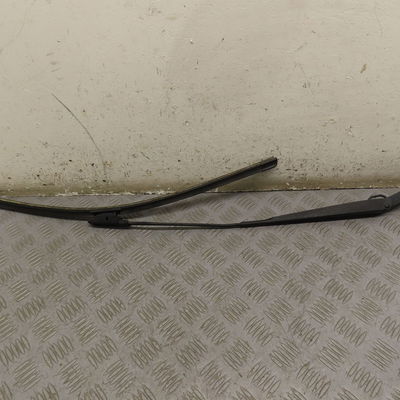 Bras essuie-glace avant gauche Renault MEGANE III 3-5 portes (BZ0-1_, B3_) 1.5 dci (bz09, bz0d, bz1w, bz29, bz14) (2009) 5 portes