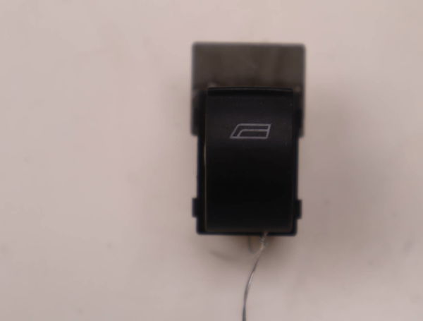 Commande leve-glace porte arrière droite Audi A3 (8L1) 1.9 tdi (1996-2001)