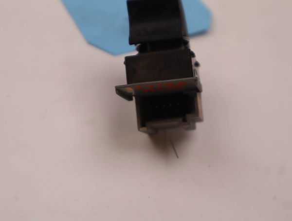 Commande leve-glace porte arrière droite Audi A3 (8L1) 1.9 tdi (1996-2001)