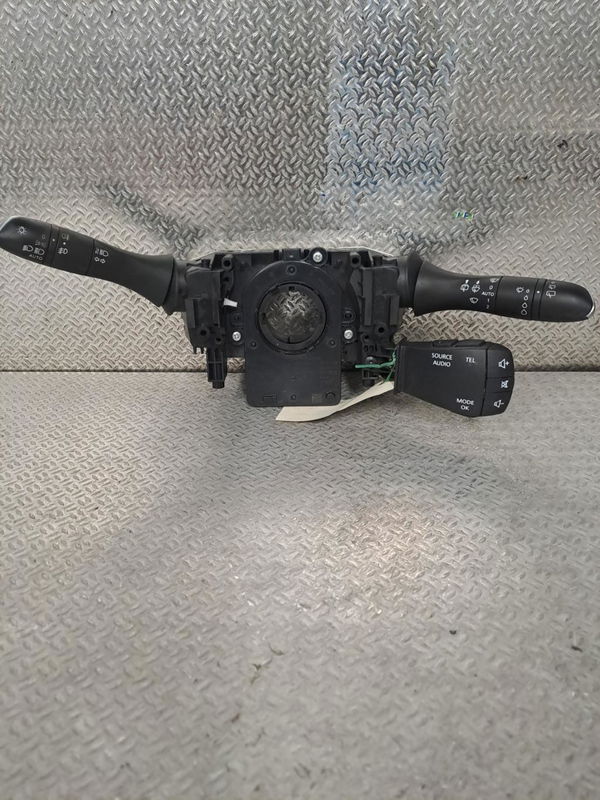 Interrupteur commande de frein a main RENAULT MEGANE 4  0