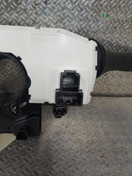 Interrupteur commande de frein a main RENAULT MEGANE 4  0
