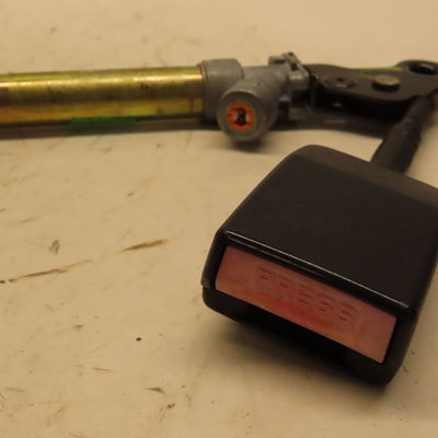 Ancrage ceinture avant gauche Peugeot 106 II (1A_, 1C_) 1.4 i (1996-2004)