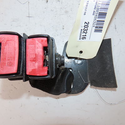 Ancrage ceinture arrière droit Renault CLIO II (BB_, CB_) 1.4 16v (b-cb0p, bb13) (2000-2008) 5 portes