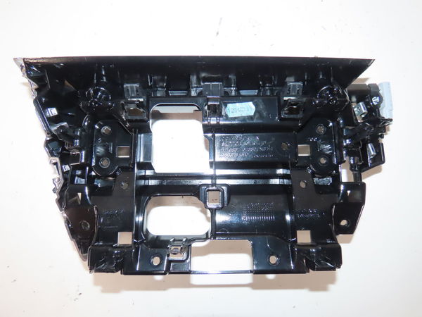 Console Peugeot 308 III (FB_, FH_, FP_, F3_) Puretech 130 (fphnsl, fphnst) (2021)