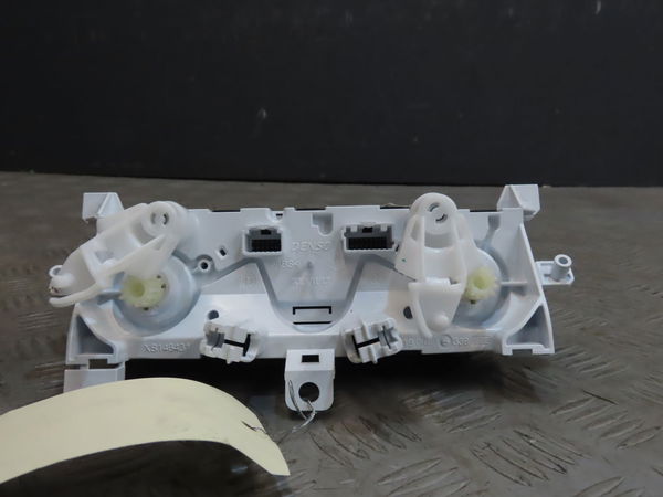Commande de chauffage Renault CLIO V (B7_) 1.0 lpg (b7mt) (2019)