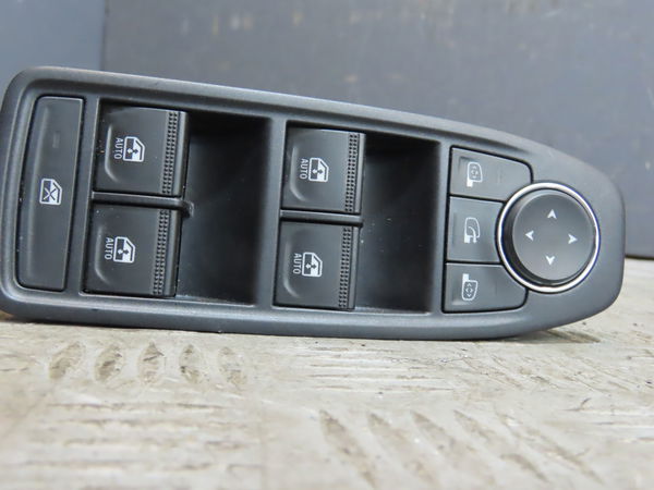 Commande lève-glace porte avant gauche Renault CLIO V (B7_) 1.0 lpg (b7mt) (2019)