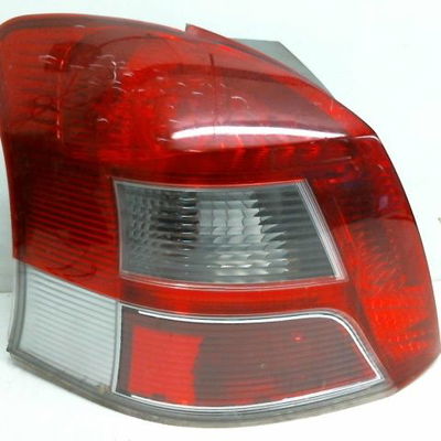 Feu arrière gauche Toyota YARIS (_P9_) 1.33 vvt-i (nsp90_) (2008-2011)