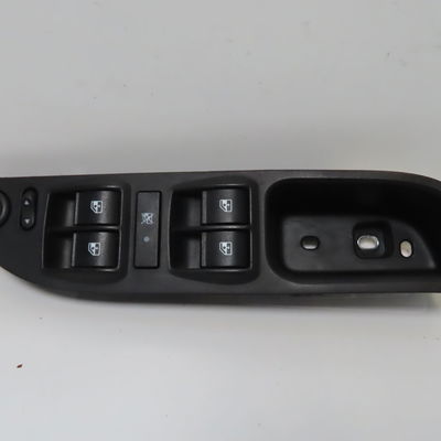Commande lève-glace porte avant gauche Fiat TIPO 3-5 portes (356_, 357_) 1.4 (356hxa1b) (2016-2020)