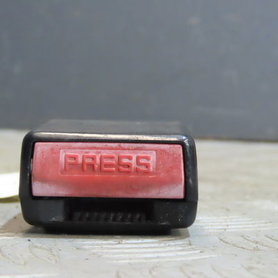 Ancrage ceinture avant droit Dacia LOGAN MCV (KS_) 1.6 16v hi-flex (2009)