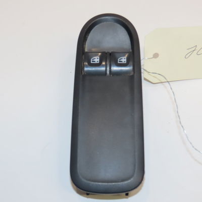 Commande lève-glace porte avant gauche Dacia DUSTER (HS_) 1.5 dci (hsaj) (2010-2018)