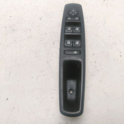 Commande lève-glace porte avant gauche Renault MEGANE III Grandtour (KZ0-1) 1.5 dci (kz0c, kz1a) (2009)