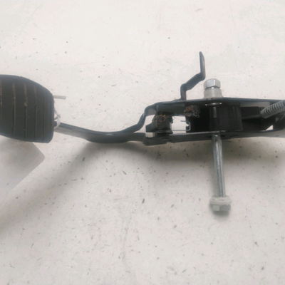 Pedale embrayage Renault TWINGO II (CN0_) 1.2 16v (cn04, cn0a, cn0b) (2007-2014) 3 portes