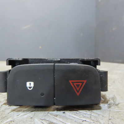 Bouton de warning Renault TRAFIC III Camionnette (FG_) 1.6 dci 120 (fgmk) (2015)