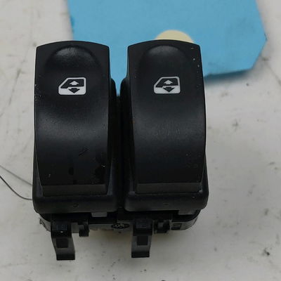 Commande lève-glace porte avant gauche Renault CLIO III (BR0-1, CR0-1) 1.5 dci (c-br0g, c-br1g) (2005-2012) 5 portes