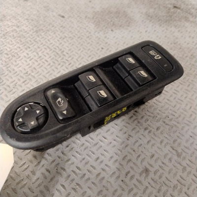 Commande lève-glace porte avant gauche Citroën C5 III (RD_) 1.6 hdi 110 (2008)