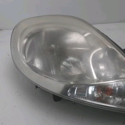 Phare droit Renault TRAFIC II Camionnette (FL) 2.0 dci 90 (fl0h) (2006)