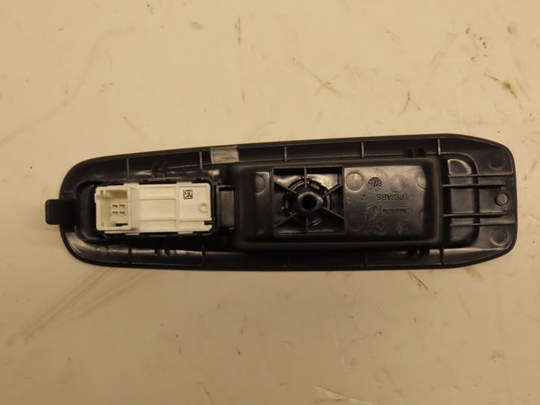 Commande leve-glace porte arrière gauche Peugeot 308 II (LB_, LP_, LW_, LH_, L3_) 1.6 gti (l35gnh) (2015-2021)
