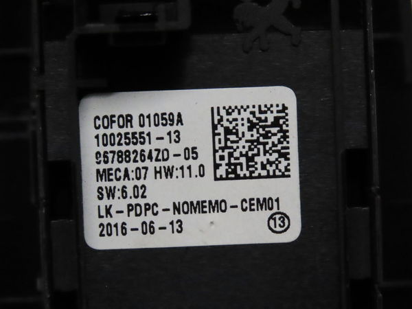 Commande lève-glace porte avant gauche Peugeot 308 II (LB_, LP_, LW_, LH_, L3_) 1.6 gti (l35gnh) (2015-2021)