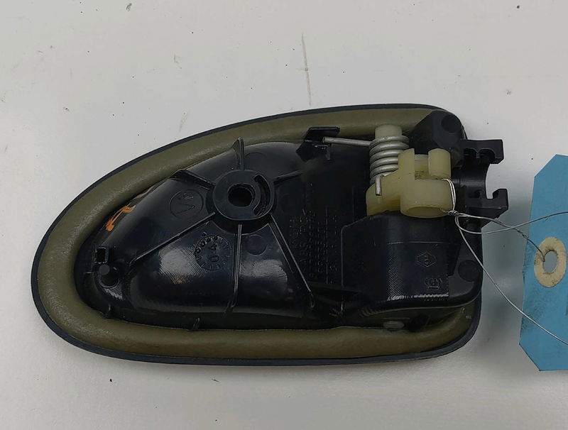 Poignee int porte avg Renault CLIO II (BB_, CB_) 1.5 dci (b-cb07) (2001-2009) 3 portes