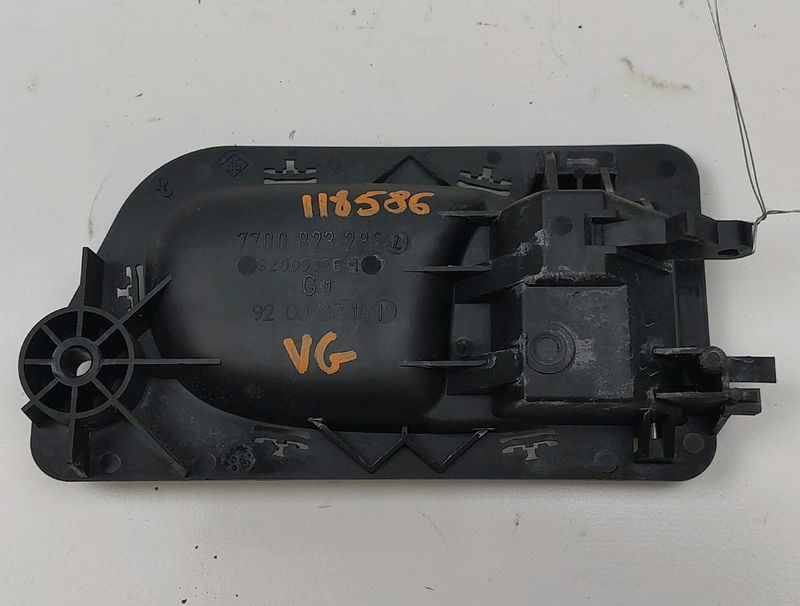 Poignee int porte avg Renault LAGUNA I (B56_, 556_) 2.2 d (b56f-2) (1993-2001)