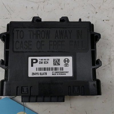 Boitier verrouillage centralise porte Renault MEGANE IV 3-5 portes (B9A-M-N_) 1.3 tce 140 (b9nb) (2018)