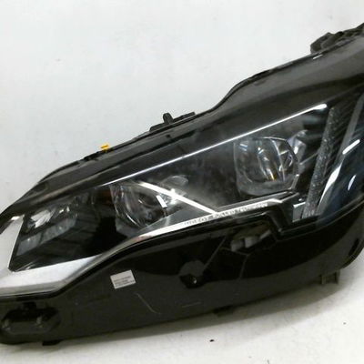 Phare gauche Peugeot 3008 SUV (MC_, MR_, MJ_, M4_) 1.2 hybrid 136 (mrhpye) (2023)