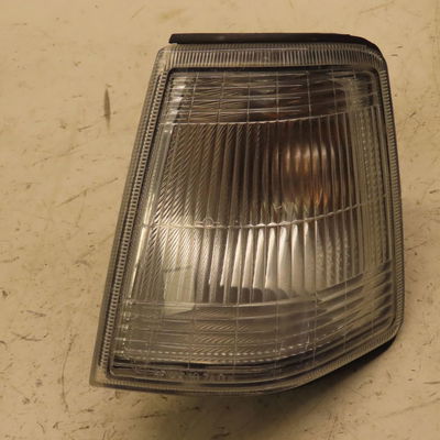 Clignotant gauche Peugeot 309 I (10C, 10A) 1.3 (1985-1989)