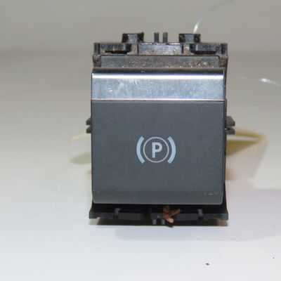 Interrupteur commande de frein a main Citroën C4 III (BA_, BB_, BC_) 1.2 puretech 155 (bahnnb, bahnjd) (2021)