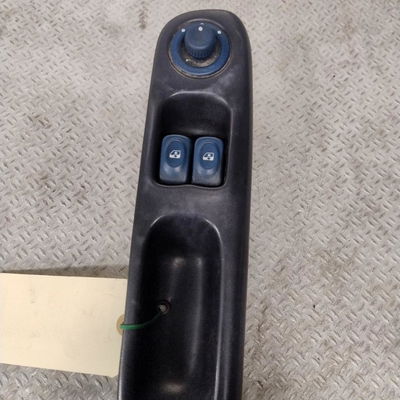 Commande lève-glace porte avant gauche Renault TWINGO I (C06_) 1.2 (c063, c064) (1993-1996) 3 portes