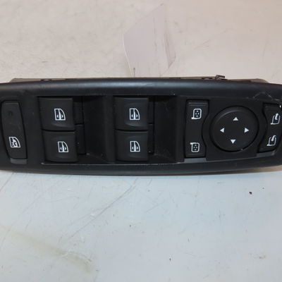 Commande lève-glace porte avant gauche Renault MEGANE III Grandtour (KZ0-1) 1.5 dci (kz09, kz0d, kz1g, kz29, kz14, kz1w, kz10, kz1f,... (2009) 5 portes