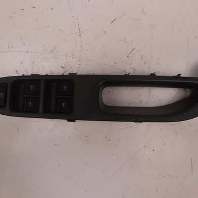 Commande lève-glace porte avant gauche Seat IBIZA III (6L1) 1.4 tdi (2002-2005)