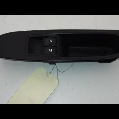 Commande lève-glace porte avant gauche Renault CLIO II (BB_, CB_) 1.2 16v (bb05, bb0w, bb11, bb27, bb2t, bb2u, bb2v, cb05,... (2001-2016) 3 portes