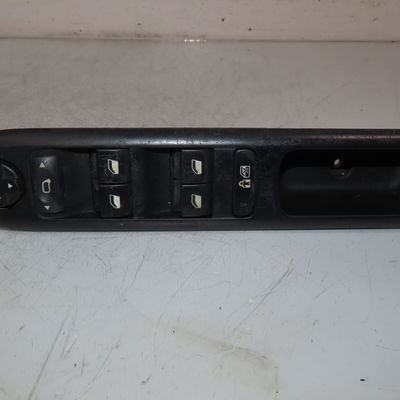 Commande lève-glace porte avant gauche Peugeot 5008 (0U_, 0E_) 1.6 hdi (2010-2017) 5 portes