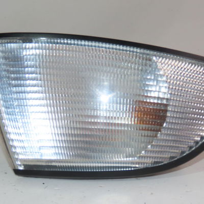Clignotant droit Audi A4 B5 (8D2) 1.9 di (1995-2000)