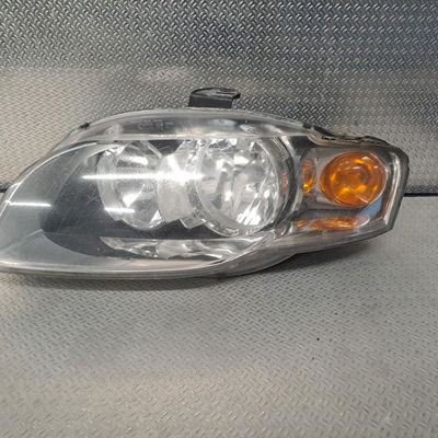 Phare gauche Audi A4 B7 Avant (8ED) 1.9 tdi (2004-2008)