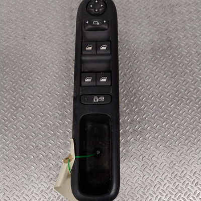 Commande lève-glace porte avant gauche Peugeot 3008 Monospace (0U_) 1.6 hdi (2009-2016) 5 portes