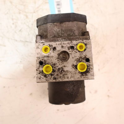 Calculateur abs Audi A4 B5 Avant (8D5) 1.9 tdi (1996-2001)