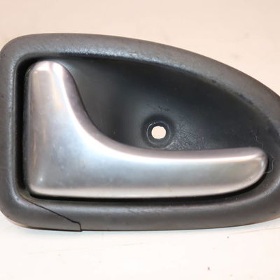 Poignee int porte avg Renault SCÉNIC I Monospace (JA0-1_, FA0_) 1.9 dci (ja05, ja1f) (1999-2003) 5 portes
