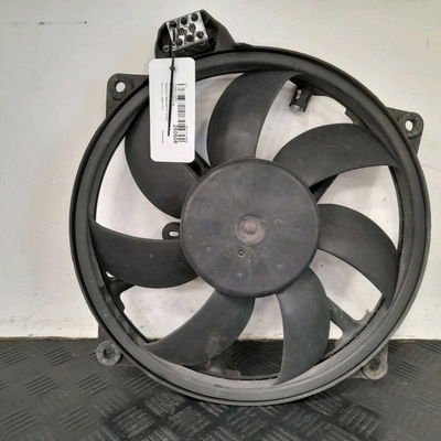 Ventilateur de refroidissement Renault MEGANE III 3-5 portes (BZ0-1_, B3_) 1.6 dci (bz00, bz12, bz13) (2011-2015) 5 portes