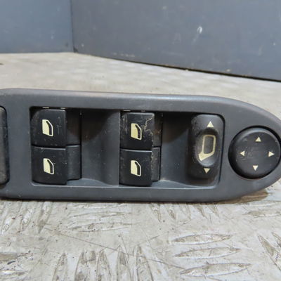 Commande lève-glace porte avant gauche Citroën C5 II (RC_) 1.6 hdi (rc8hzb) (2004-2008)