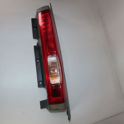 Feu arrière droit Renault TRAFIC II Camionnette (FL) 2.0 dci 90 (fl0h) (2006)